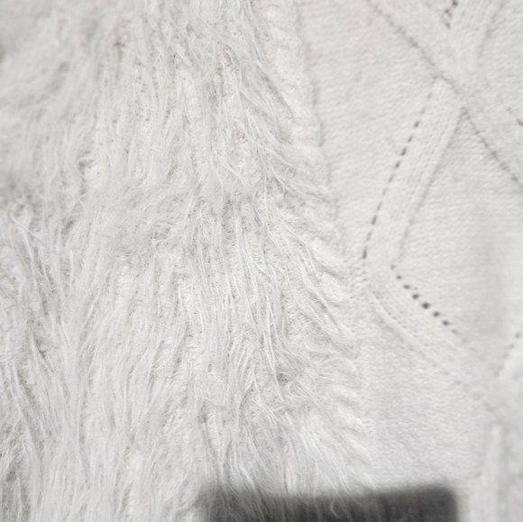 Oliver.o Anthropologie Cream Fuzzy Knit Sweater Vest EUC Large 23 PTP - Picture 4 of 4